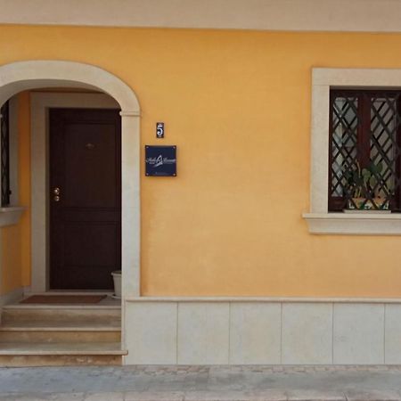 Molo Di Levante - Rent Apartment مارينا دي راغوزا المظهر الخارجي الصورة