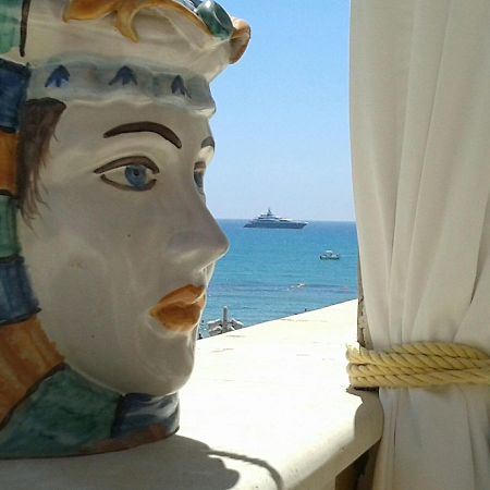 Molo Di Levante - Rent Apartment مارينا دي راغوزا المظهر الخارجي الصورة