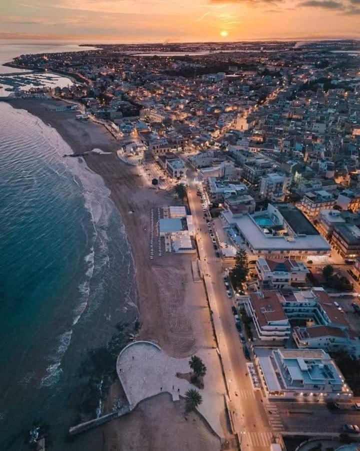 Molo Di Levante - Rent Apartment مارينا دي راغوزا المظهر الخارجي الصورة