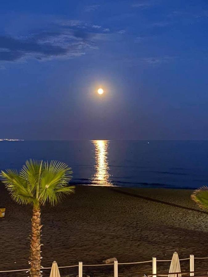Molo Di Levante - Rent Apartment مارينا دي راغوزا المظهر الخارجي الصورة