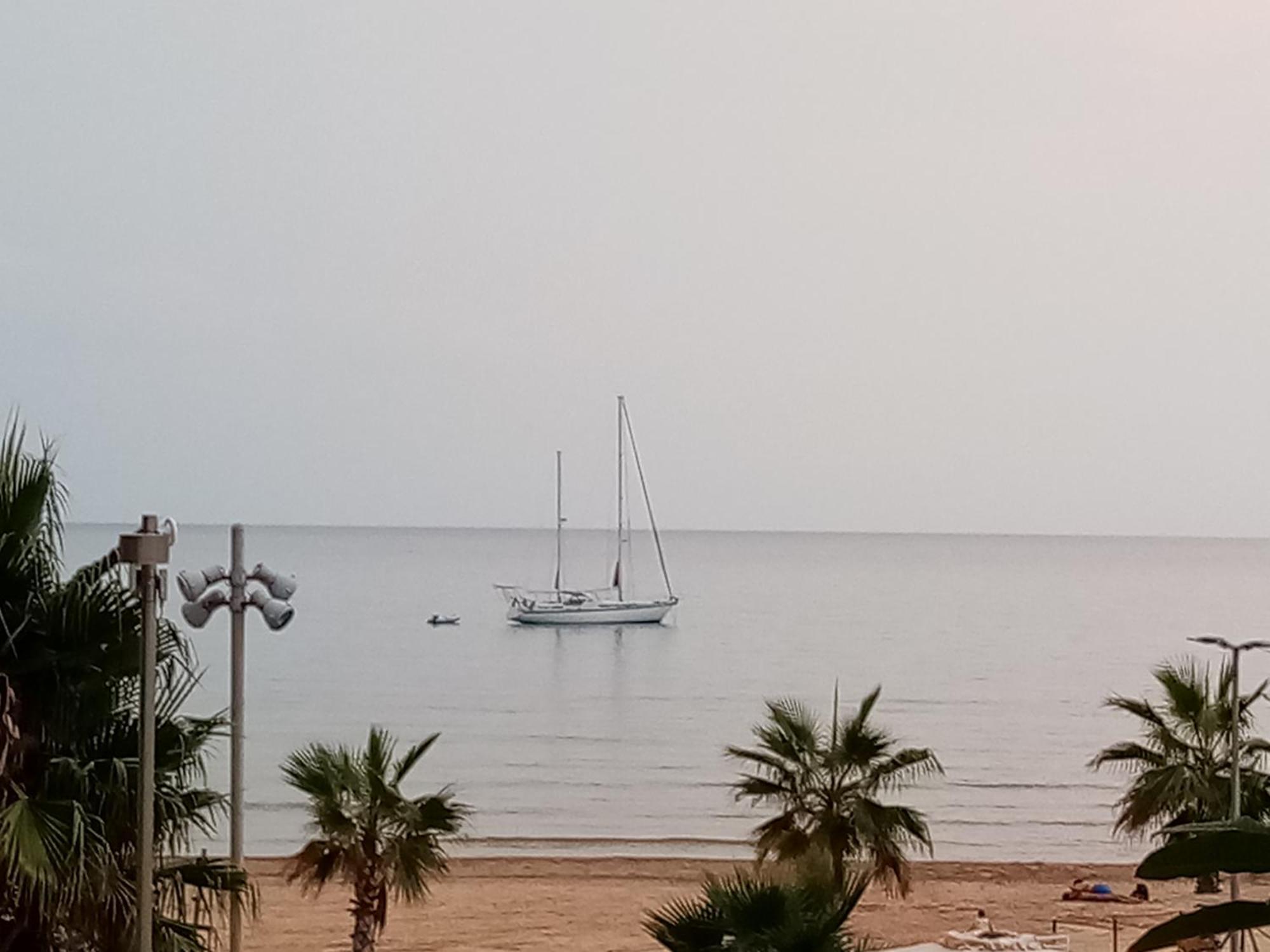 Molo Di Levante - Rent Apartment مارينا دي راغوزا المظهر الخارجي الصورة