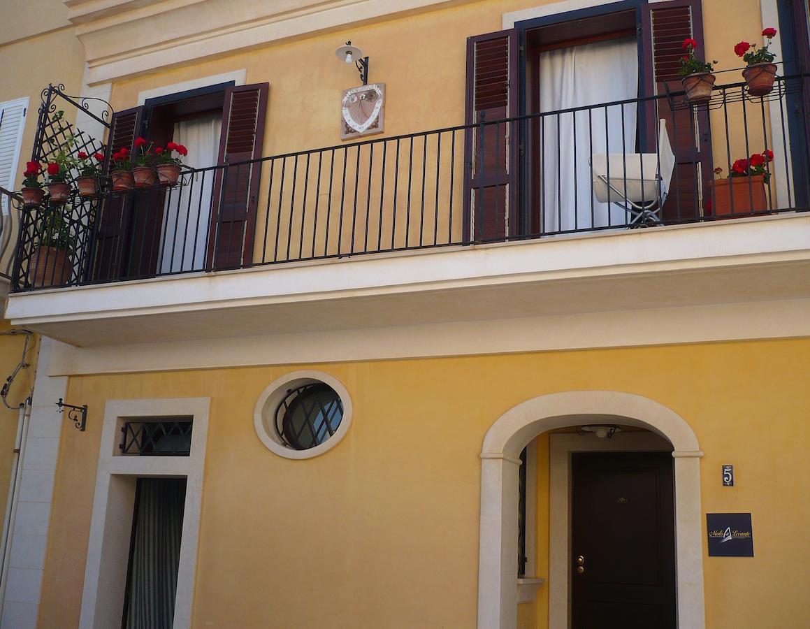 Molo Di Levante - Rent Apartment مارينا دي راغوزا المظهر الخارجي الصورة