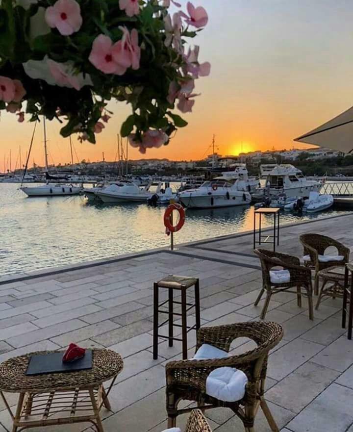 Molo Di Levante - Rent Apartment مارينا دي راغوزا المظهر الخارجي الصورة